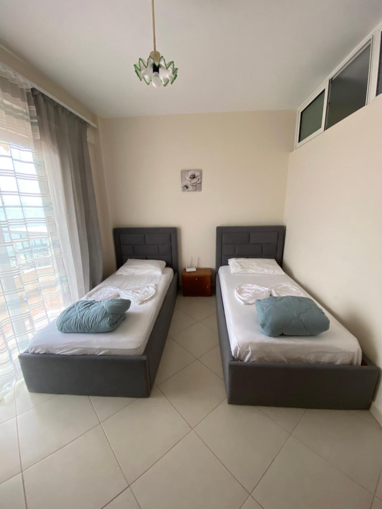 Titi'S Apartment Saranda エクステリア 写真
